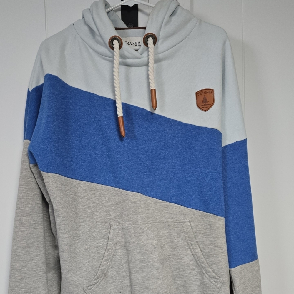Woman's wanakome hoodie